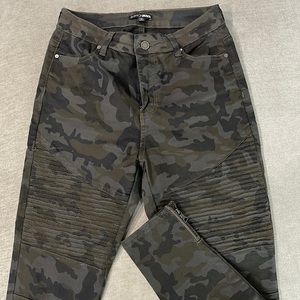 Fashion Nova jeans size 11